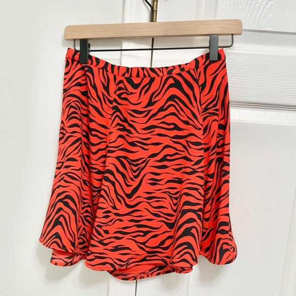 Sunday Best Flowy Wrap Mini Skirt - Cat Animal Print - 2 - Picture 4 of 10